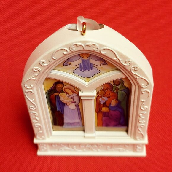 Hallmark Christmas Ornament Peace on Earth Windows of Faith 2012 - Picture 5 of 12